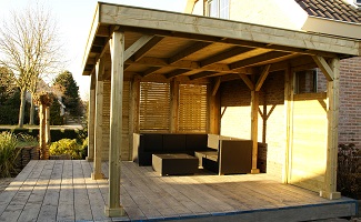 Veranda in Blaricum door DECAtuinen hoveniers