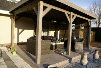 Veranda in Blaricum door DECAtuinen hoveniers