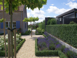 Tuinonderhoud door DECAtuinen hoveniers
